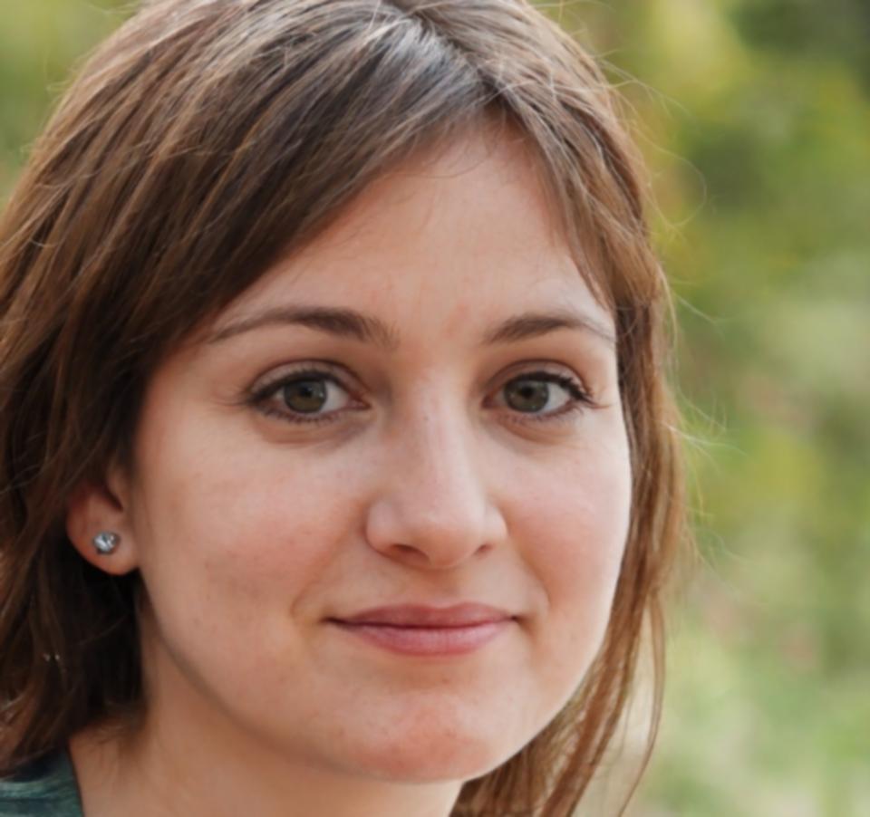 Retrato profesional de Marta Izquierdo, Directora de Programas Educativos